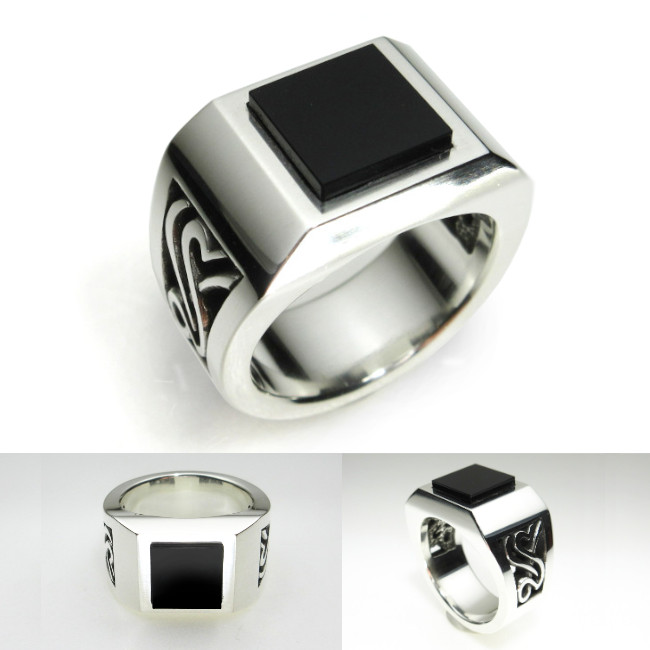 スクエアブラックオニキス・イニシャルリング スクエアブラックオニキス・イニシャルリング