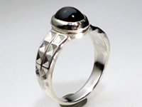 ブラックスターサファイア宝石持込みの指輪オーダーメイド
